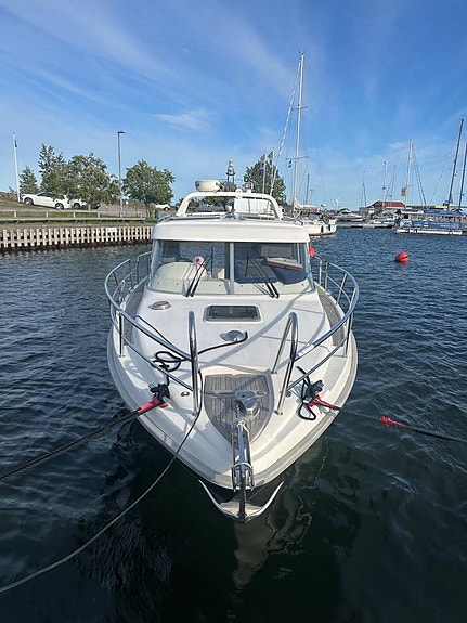 Kampanj Aquador 32c  / Yanmar 370hk / Mykt fint skick välutr 11 of 11