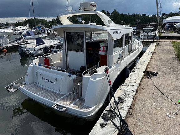 Kampanj Aquador 32c  / Yanmar 370hk / Mykt fint skick välutr 9 of 11