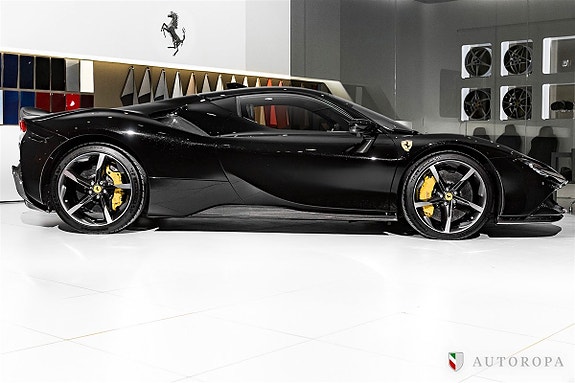 Ferrari SF90 Stradale 2 of 5
