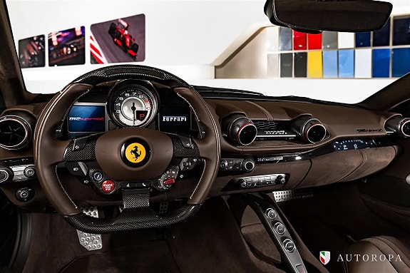 Ferrari 812 Superfast 7 of 10
