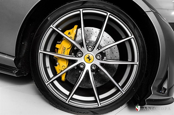 Ferrari 812 Superfast 10 of 10