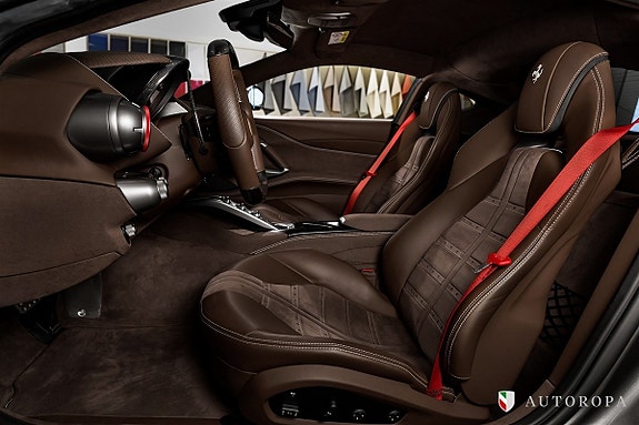 Ferrari 812 Superfast 8 of 10