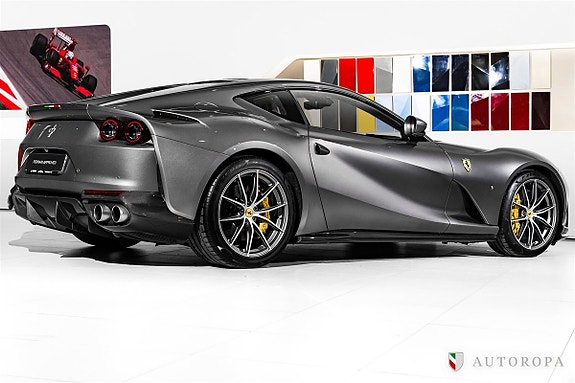 Ferrari 812 Superfast 3 of 5