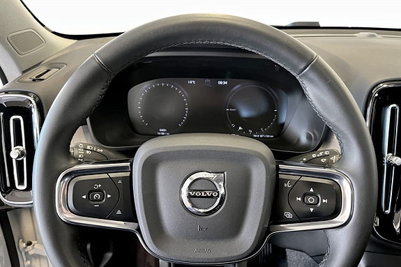 Volvo XC40 7 of 9