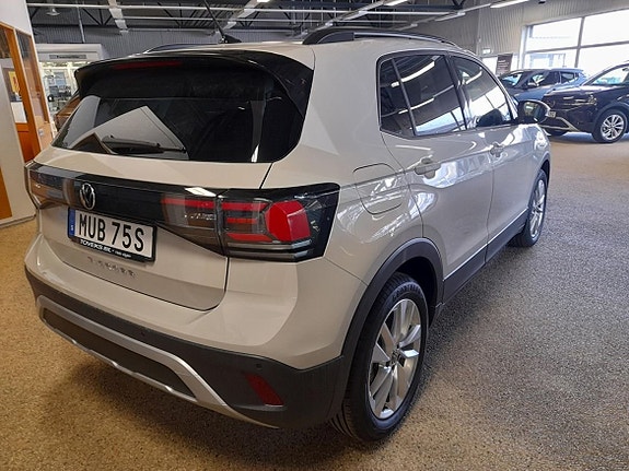 Volkswagen T-Cross 3 of 7