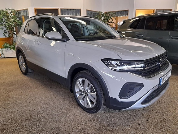 Volkswagen T-Cross 2 of 7
