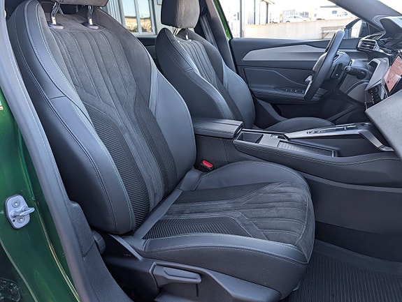Peugeot 308 17 of 19