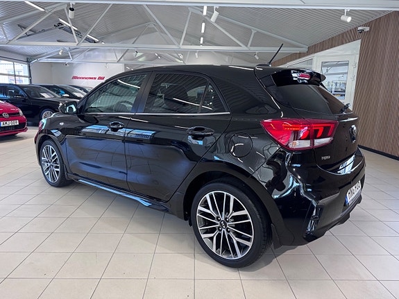 Kia Rio 2 of 5