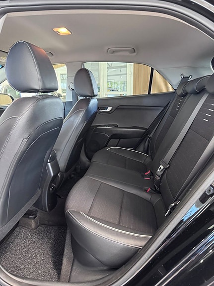 Kia Rio 13 of 17