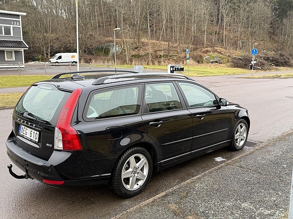 Volvo V50 4 of 5