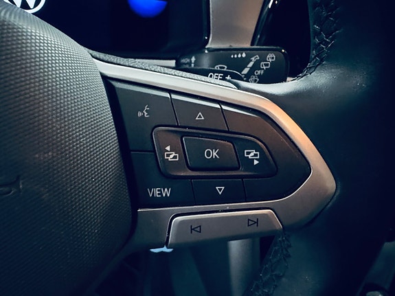 Volkswagen T-Roc 13 of 23