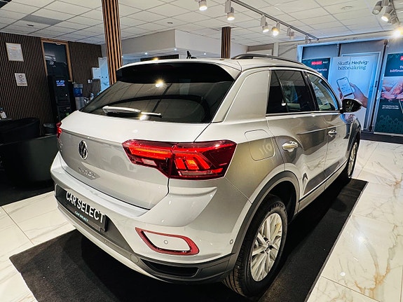 Volkswagen T-Roc 6 of 23