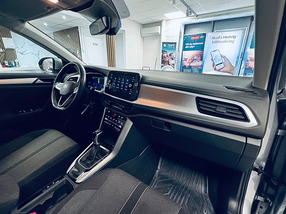 Volkswagen T-Roc 20 of 23