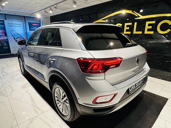 Volkswagen T-Roc 3 of 23