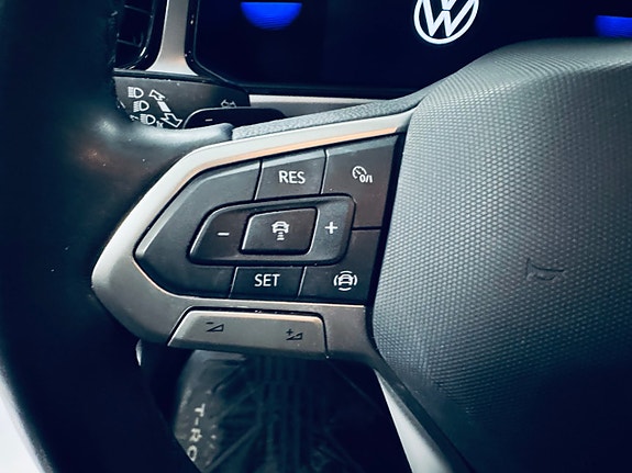 Volkswagen T-Roc 12 of 23