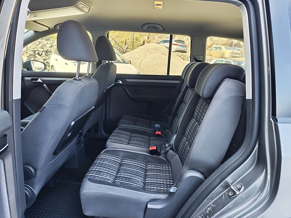 Volkswagen Touran Cross 18 of 25