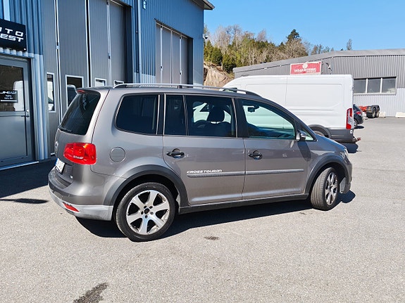 Volkswagen CrossTouran 5 of 5