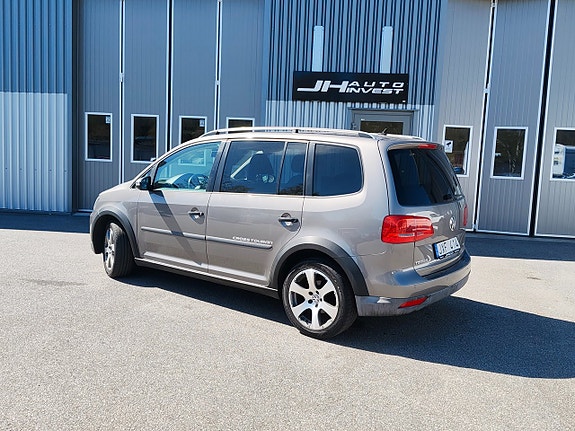 Volkswagen Touran Cross 11 of 25
