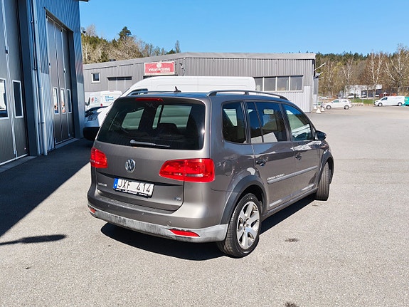 Volkswagen Touran Cross 6 of 25
