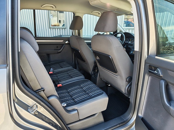 Volkswagen Touran Cross 21 of 25