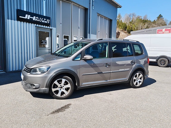 Volkswagen Touran Cross 9 of 25