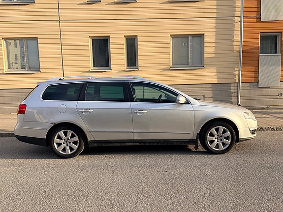 Volkswagen Passat 3 of 5