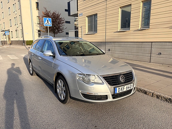 Volkswagen Passat 2 of 5
