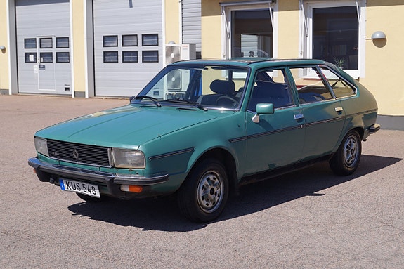 Renault 20 2 of 25