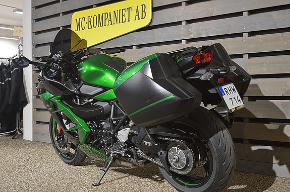 Kawasaki Ninja H2 SX SE Performance Tourer 6 of 7