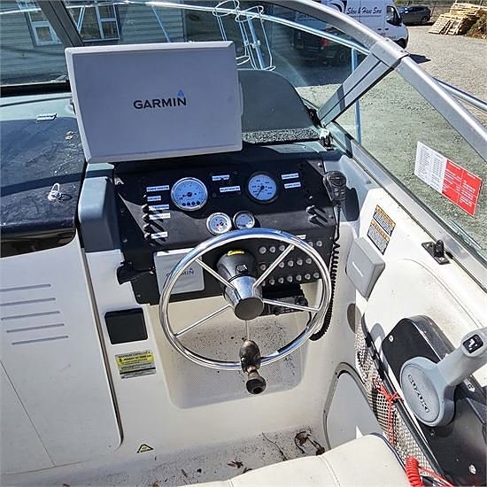Bayliner Trophy 2052 Suzuki DF-175 Motor 24 of 30