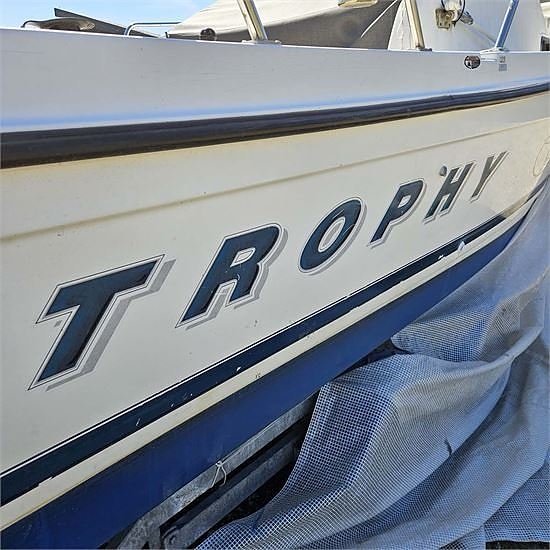 Bayliner Trophy 2052 Suzuki DF-175 Motor 9 of 30