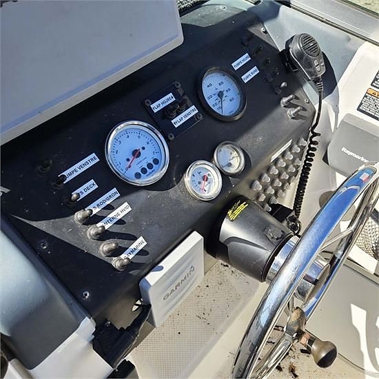 Bayliner Trophy 2052 Suzuki DF-175 Motor 28 of 30