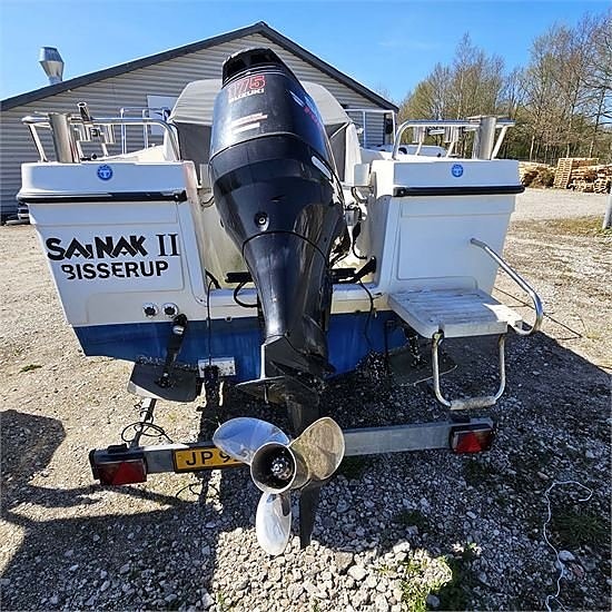 Bayliner Trophy 2052 Suzuki DF-175 Motor 5 of 5