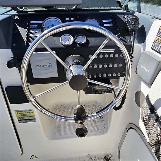 Bayliner Trophy 2052 Suzuki DF-175 Motor 29 of 30