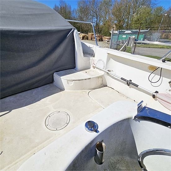 Bayliner Trophy 2052 Suzuki DF-175 Motor 21 of 30