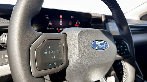 Ford Explorer 14 of 16