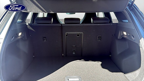 Ford Explorer 10 of 16