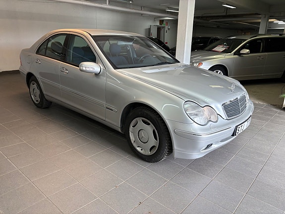 Mercedes-Benz C180 7 of 18