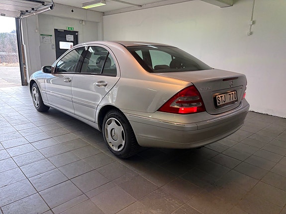 Mercedes-Benz C180 5 of 5