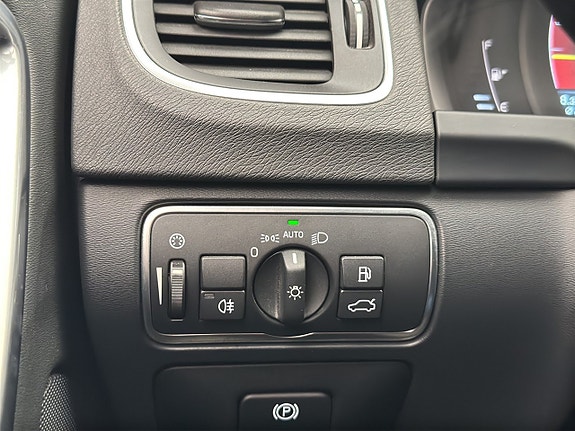 Volvo V60 14 of 30