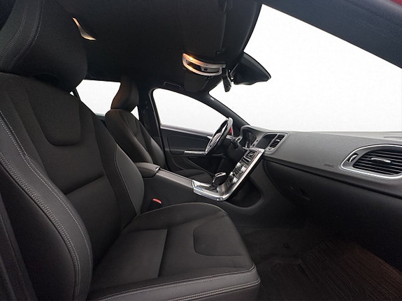 Volvo V60 24 of 30