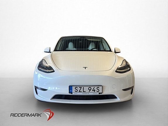 Tesla Model Y 3 of 5