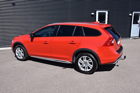 Volvo V60 Cross Country 5 of 5