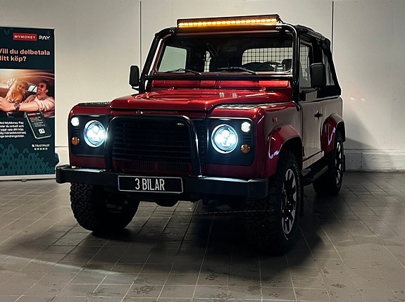 Land Rover Defender 90 7 of 19