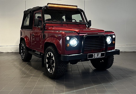 Land Rover Defender 90 3 of 19