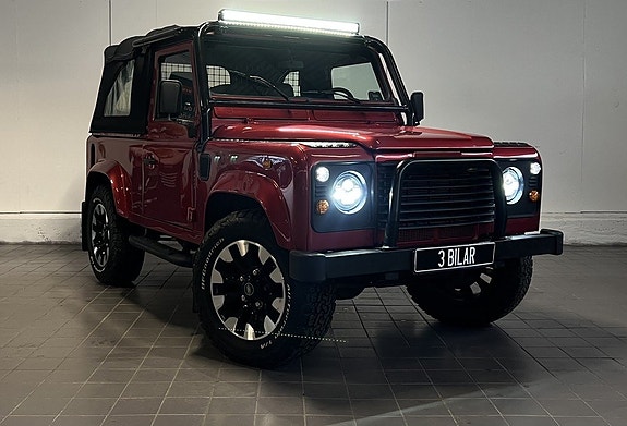 Land Rover Defender 90 2 of 19