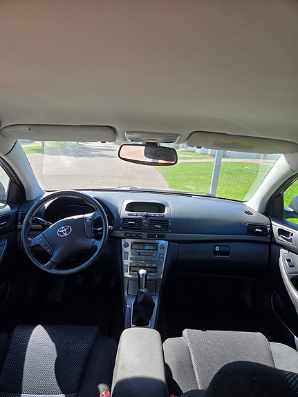 Toyota Avensis 7 of 8