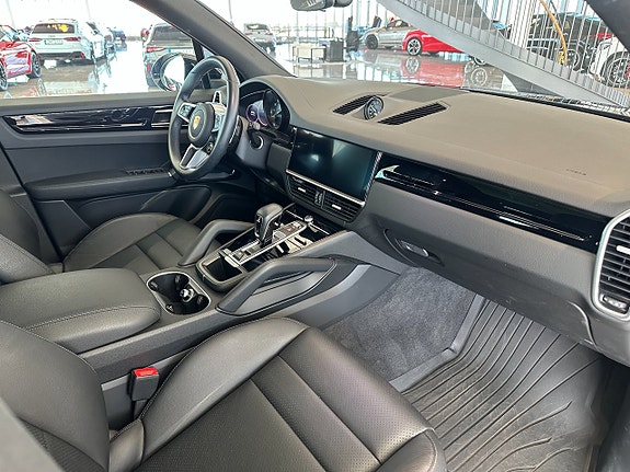 Porsche Cayenne 20 of 25
