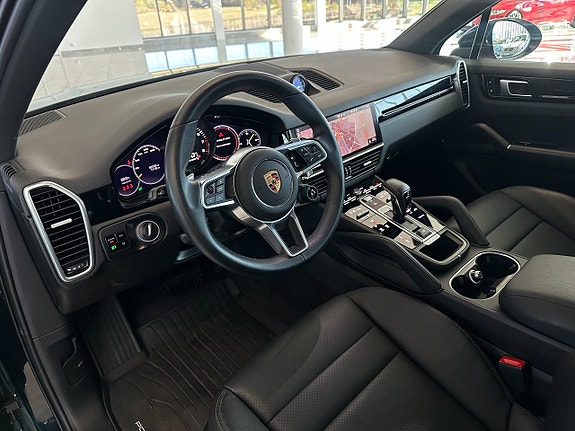 Porsche Cayenne 11 of 25