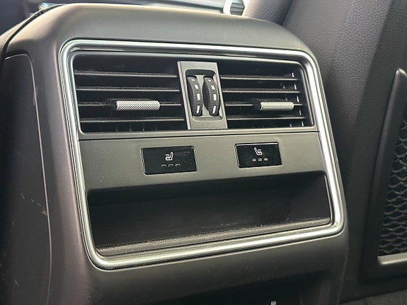 Porsche Cayenne 23 of 25